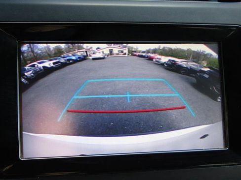 Used 2019 Toyota Highlander LE image 18