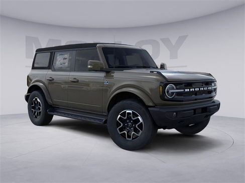 New 2025 Ford Bronco Outer Banks image 7