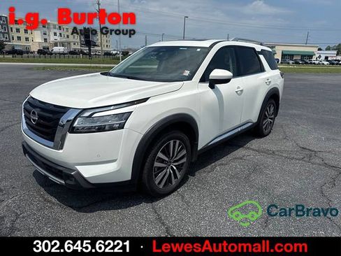 Used 2022 Nissan Pathfinder Platinum w/ Cargo Package AWD/4WD image 7