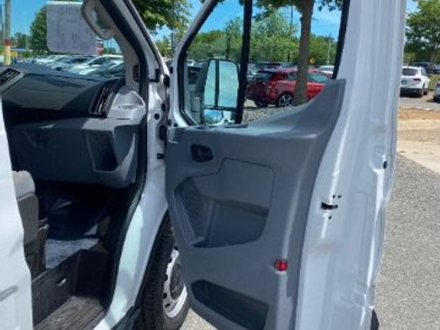 Used 2018 Ford Transit 250 148 Low Roof RWD image 11