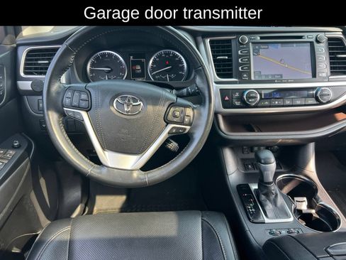 Used 2018 Toyota Highlander Limited FWD image 17