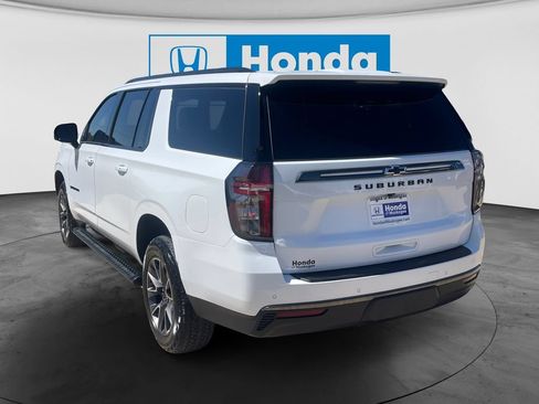 Used 2022 Chevrolet Suburban Z71 w/ Luxury Package AWD/4WD image 7