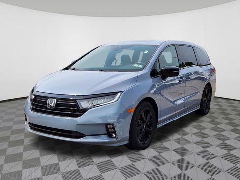 Used 2023 Honda Odyssey Sport image 2
