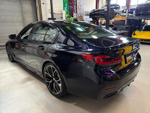 Used 2023 BMW M550i xDrive image 9