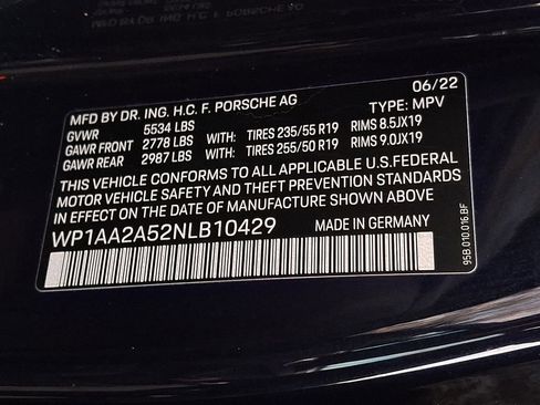 Used 2022 Porsche Macan w/ Premium Package Plus AWD/4WD image 26