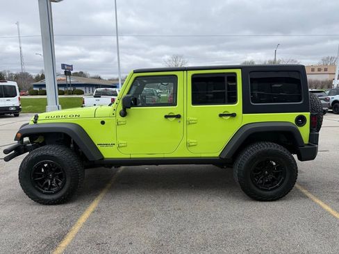 Used 2016 Jeep Wrangler Unlimited Rubicon w/ Connectivity Group AWD/4WD image 32