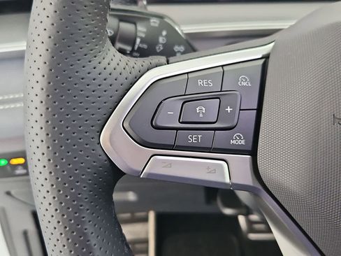 New 2026 Volkswagen Tiguan SE R-Line AWD/4WD image 24