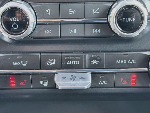 Used 2023 Ford F150 Lightning XLT AWD/4WD image 22