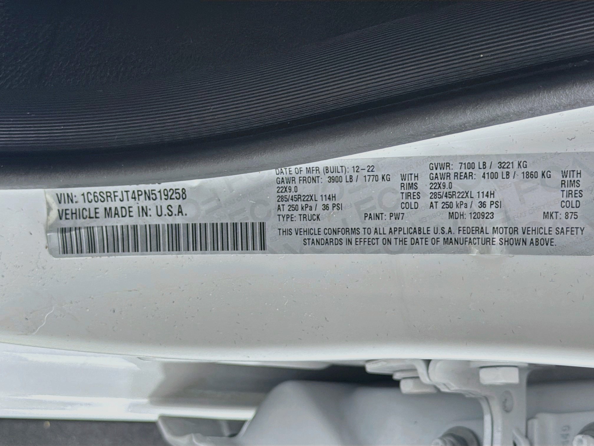 Used 2023 RAM 1500 Laramie AWD/4WD image 12
