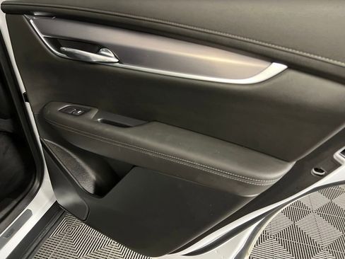 Used 2024 Cadillac XT6 Luxury w/ LPO, Floor Liner Package image 33