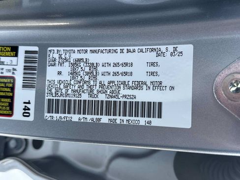 Used 2025 Toyota Tacoma TRD Sport AWD/4WD image 33