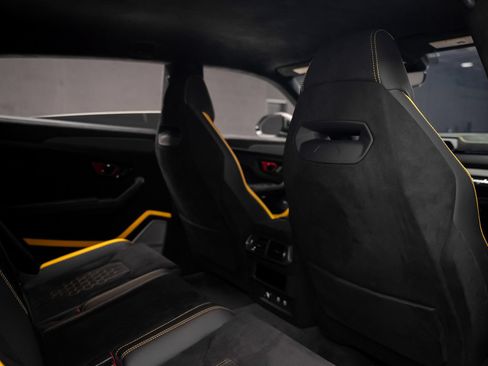 Used 2024 Lamborghini Urus Performante AWD/4WD image 76