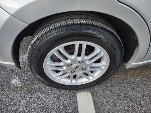 Used 2009 Ford Focus SE image 26