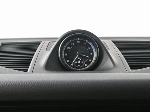 Certified 2025 Porsche Macan AWD image 18