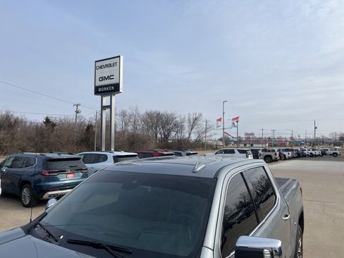 Used 2024 GMC Sierra 1500 Denali Ultimate image 9