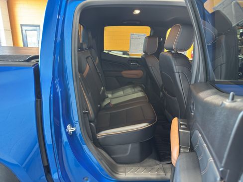 Used 2023 GMC Canyon AT4 w/ AT4 Premium Package AWD/4WD image 19