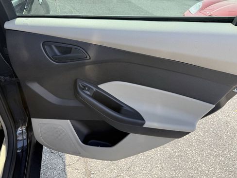 Used 2012 Ford Focus SE FWD image 17