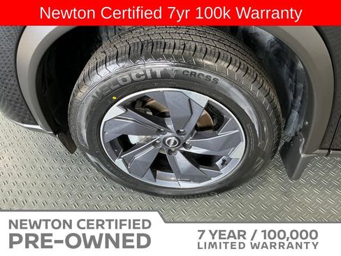 Used 2025 Nissan Rogue SV w/ SV Premium Package FWD image 41