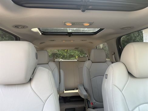 Used 2014 GMC Acadia SLT w/ Technology Package FWD image 23