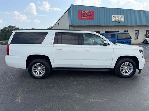 Used 2018 Chevrolet Suburban LT AWD/4WD image 2