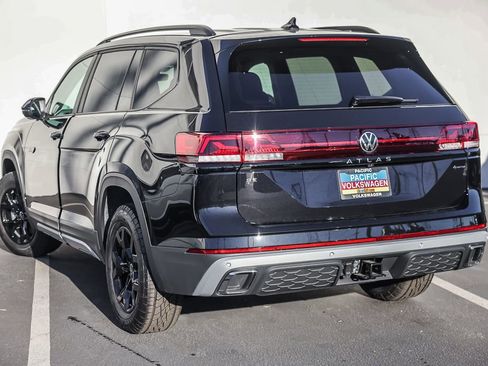 New 2026 Volkswagen Atlas Peak Edition AWD/4WD image 3