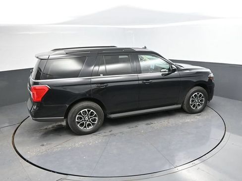 Used 2024 Ford Expedition XLT AWD/4WD image 38