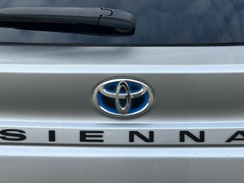 Used 2022 Toyota Sienna LE image 36