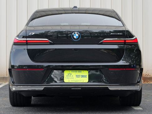 Used 2023 BMW i7 xDrive60 AWD/4WD image 11