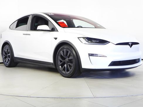 Used 2024 Tesla Model X AWD/4WD image 4