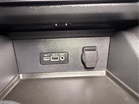 Used 2023 Nissan Sentra SV image 39