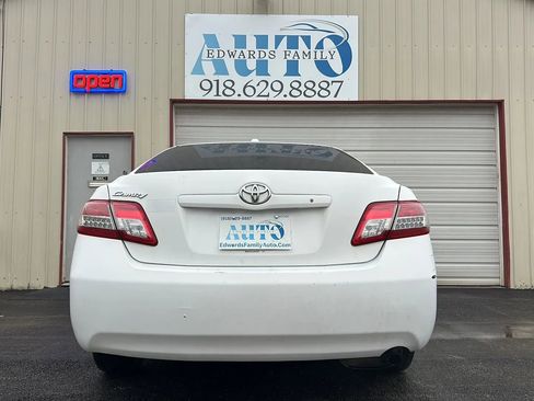 Used 2010 Toyota Camry SE image 20