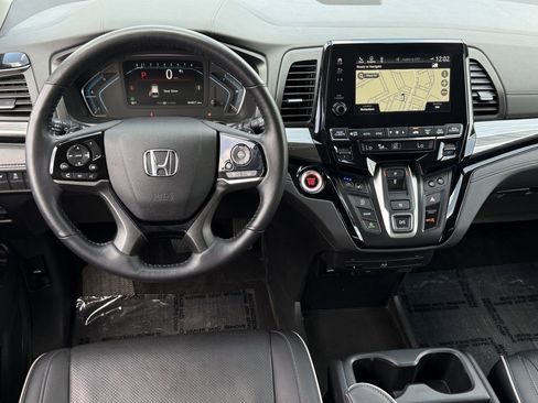 Used 2023 Honda Odyssey Elite image 12