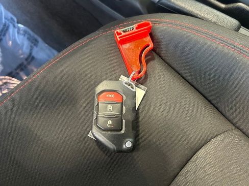 Used 2022 Jeep Wrangler Unlimited Rubicon image 42