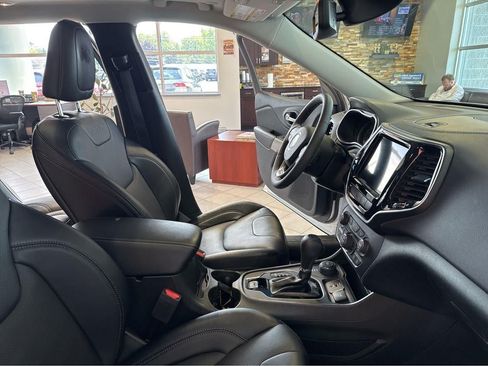 Used 2022 Jeep Cherokee Limited AWD/4WD image 38