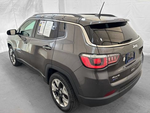 Used 2017 Jeep Compass Limited AWD/4WD image 4