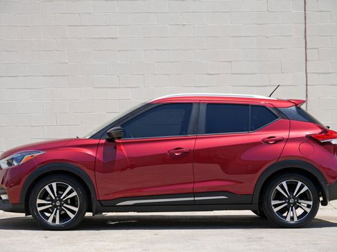 Used 2020 Nissan Kicks SR FWD image 8