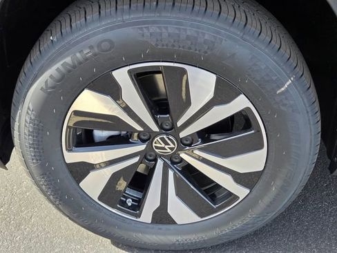 New 2026 Volkswagen Atlas SE FWD image 5