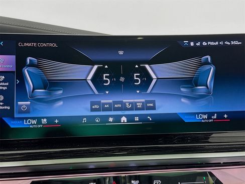 New 2026 BMW 750e xDrive image 16