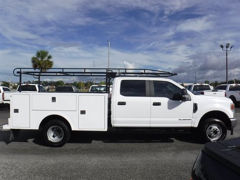 Used 2022 Ford F350 XL w/ Power Equipment Group AWD/4WD image 3