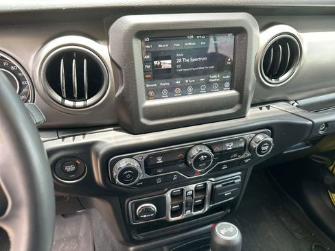 Certified 2022 Jeep Wrangler Unlimited Sport image 16