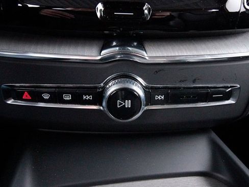 Certified 2025 Volvo XC60 B5 Plus image 14