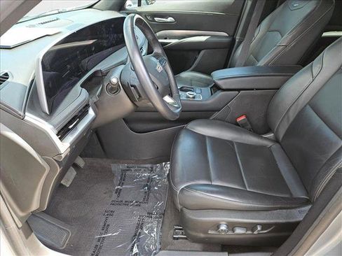 Used 2024 Cadillac XT4 Premium Luxury image 15