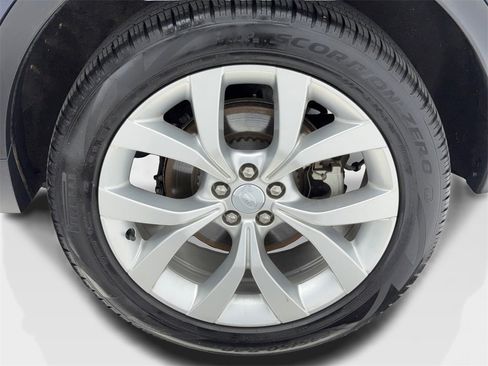 Used 2023 Land Rover Discovery Sport SE image 57