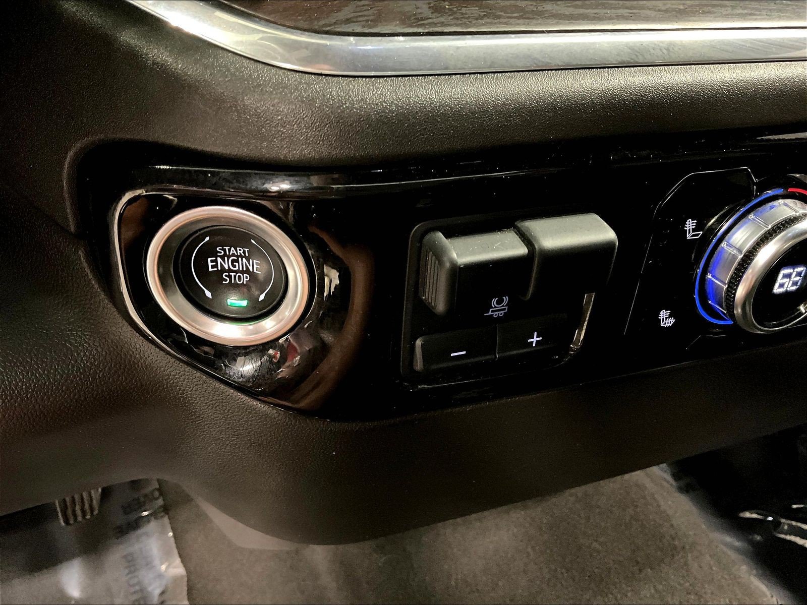 Used 2025 GMC Sierra 1500 SLT AWD/4WD image 37