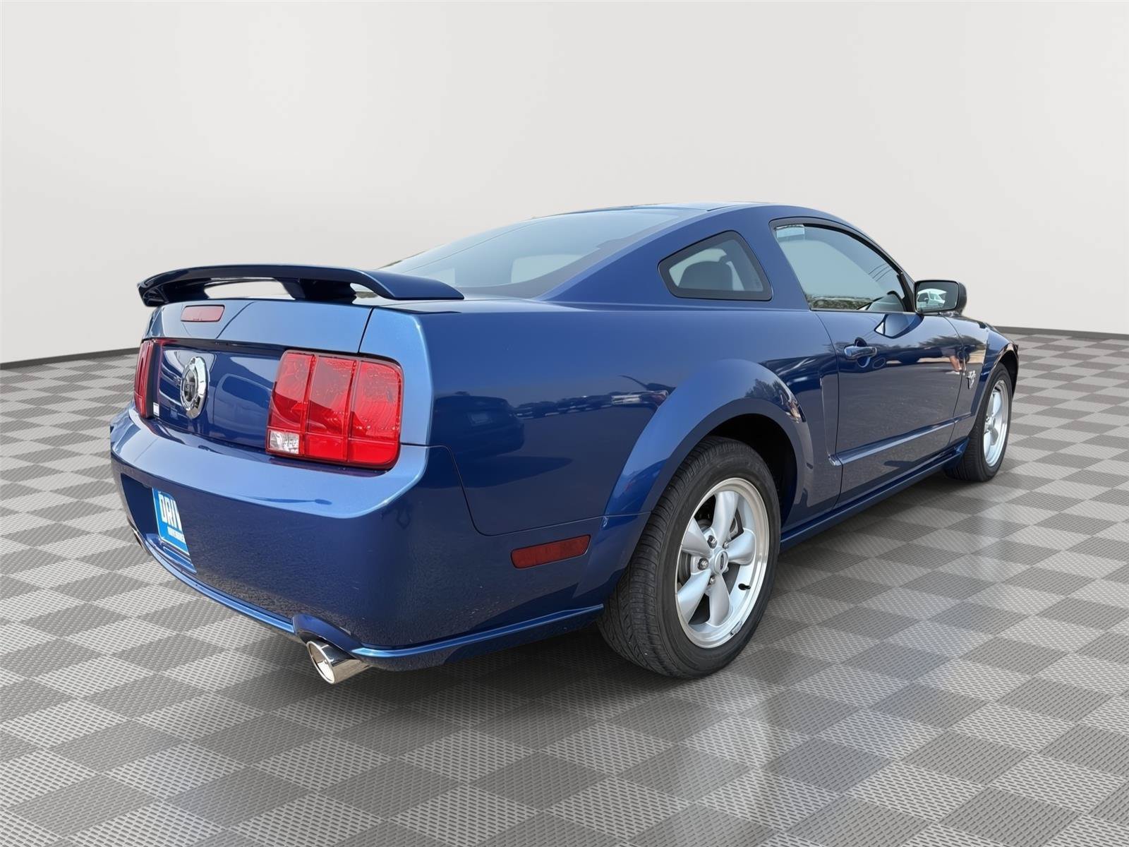 Used 2009 Ford Mustang GT RWD image 4