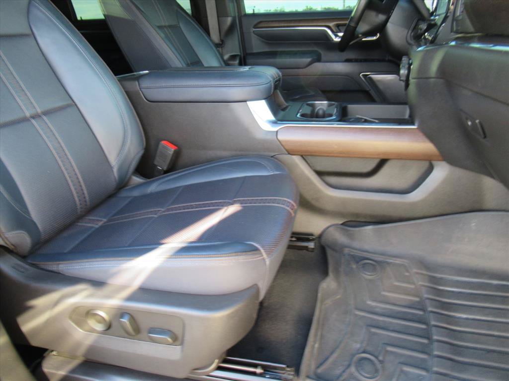 Used 2024 Chevrolet Silverado 2500 High Country w/ Technology Package AWD/4WD image 11
