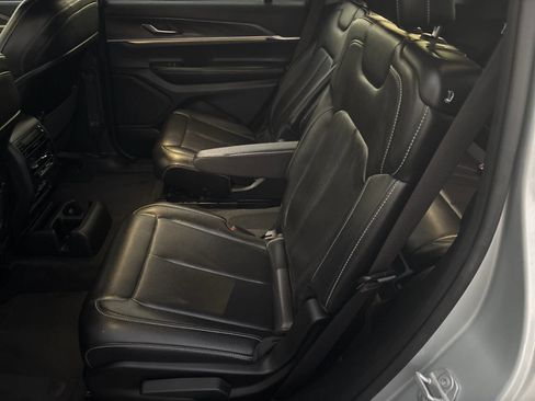 Used 2023 Jeep Grand Cherokee L Limited w/ Trailer Tow Group (B) image 15