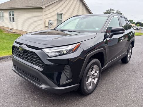 Certified 2025 Toyota RAV4 XLE AWD/4WD image 8