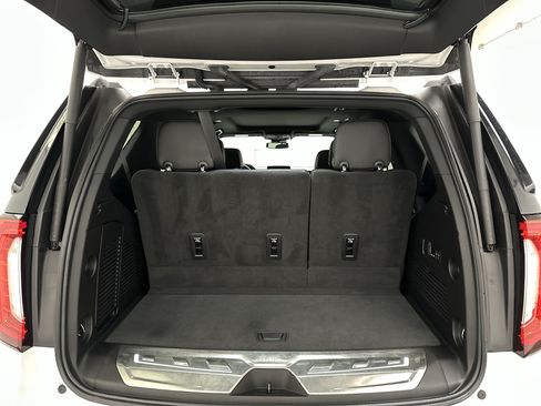 Used 2023 GMC Yukon AT4 w/ AT4 Premium Plus Package AWD/4WD image 15