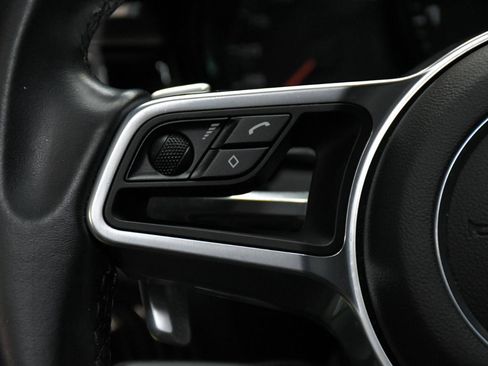 Used 2018 Porsche Macan AWD/4WD image 22